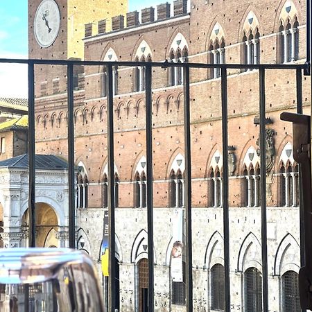 The Balcony Suite - Affaccio Su Piazza Del Campo Сиена Экстерьер фото