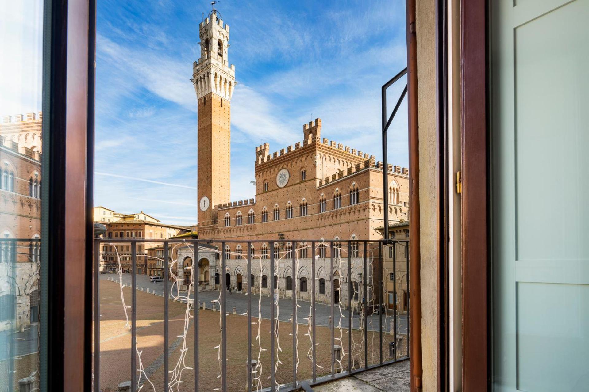 The Balcony Suite - Affaccio Su Piazza Del Campo Сиена Экстерьер фото