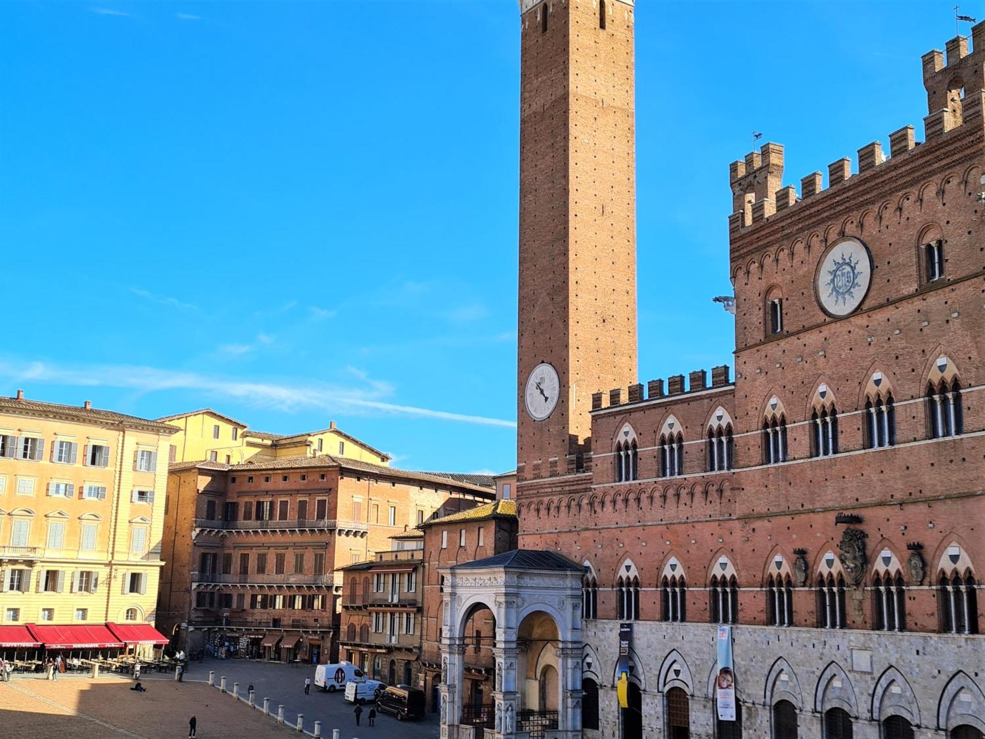 The Balcony Suite - Affaccio Su Piazza Del Campo Сиена Экстерьер фото
